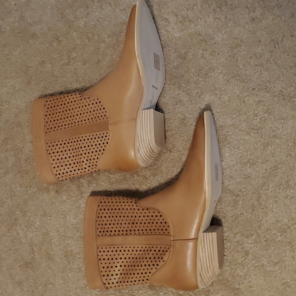 Dolce Vita Cognac Mocha Ankle Boots 9.5